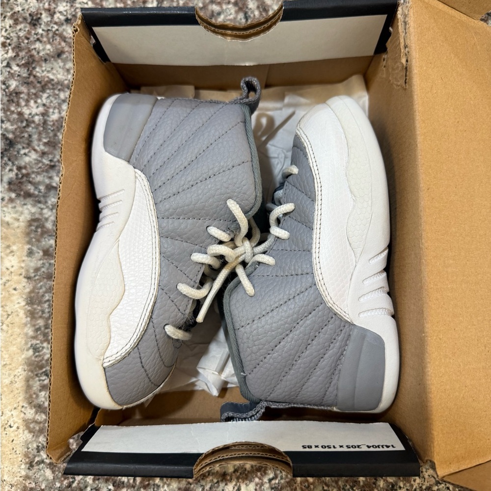 Kids Jordan 12 Retro Gray and White 🏀